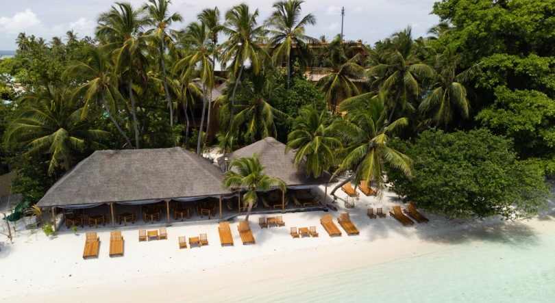 António construiu um hotel ecológico num atol habitado das Maldivas