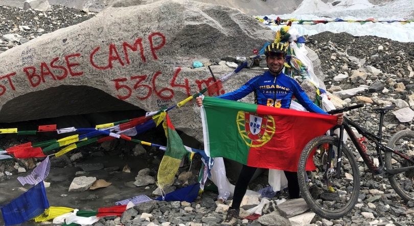 Ciclista de Almeirim, de bicicleta da Cidade Mitad del Mundo até Ushuaia