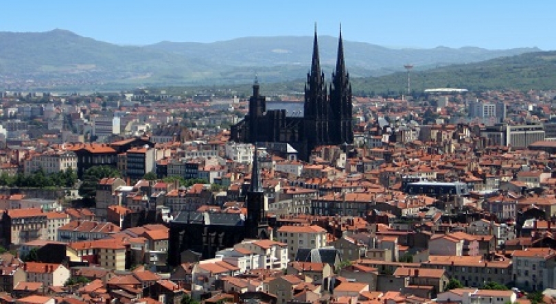Clermont-Ferrand em França não sabe se vai ter mesa de voto