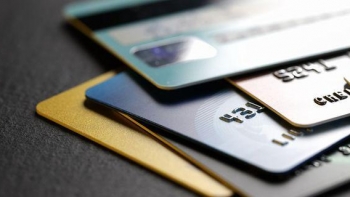 DECO rejeita obrigação de cartão bancário para pagamentos online