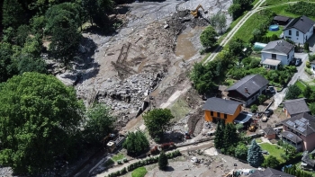 Bar de português em Sierre, Suíça, destruído pelas inundações
