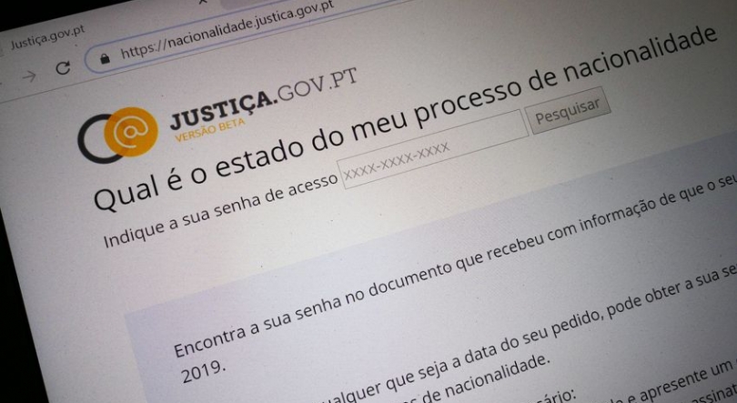 Governo preocupado, admite atrasos nos processos de nacionalidade