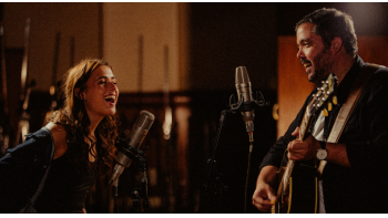 João Só & Carolina de Deus, “Põe-te Na Minha Pele”