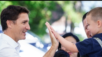 Imagem de Deputados luso-canadianos defendem renovação do partido de Trudeau