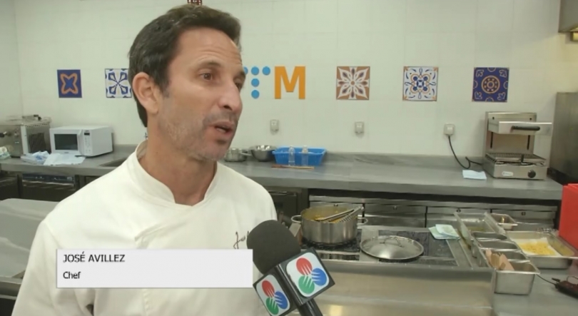 Imagem de José Avillez em Macau com 40 alunos