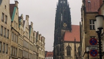 Imagem de Portugueses na Alemanha pedem mais uma mesa de voto