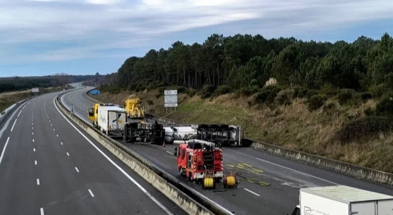 Imagem de Um gigantesco acidente de trânsito em França causou dois mortos
