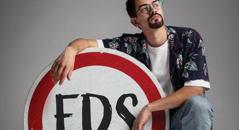 Imagem de Hélder Brandão Antunes entrevistado no Holofote